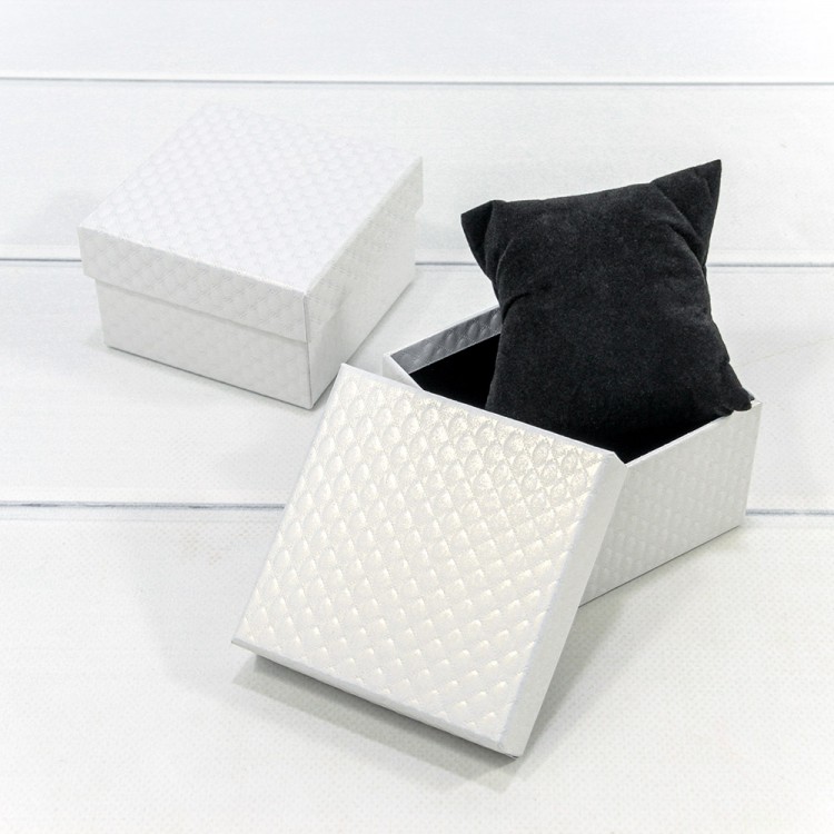 Коробка Квадратная 9*9*5,5 под часы "Ромбики-2" Белый 1/6 1/120 Арт: 62799/2